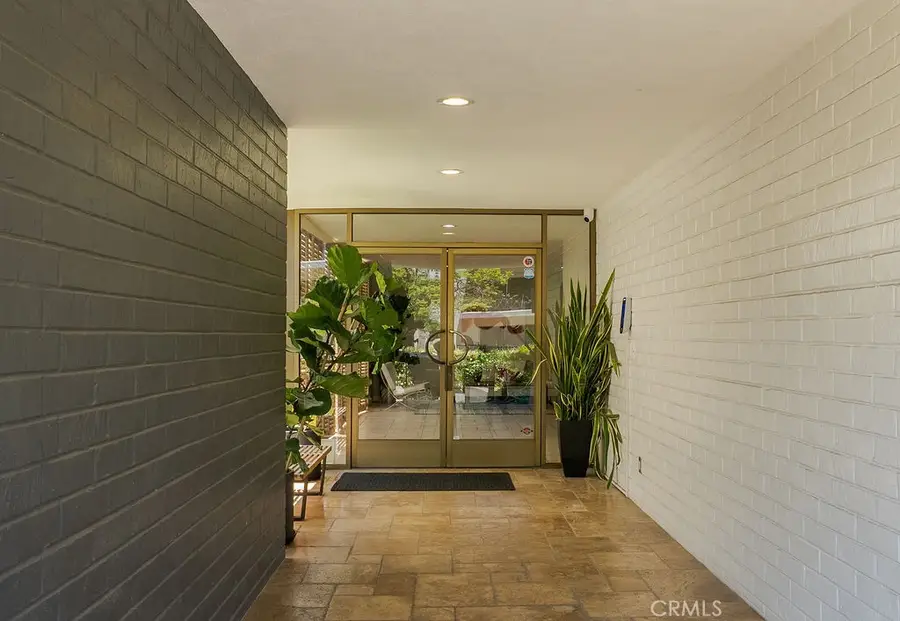 419 N Oakhurst Drive #102, Beverly Hills, CA 90210 - #3