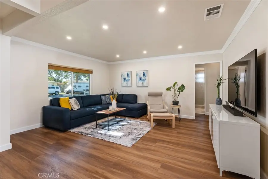 4529 W Flight Avenue, Santa Ana, CA 92704 - Image #3