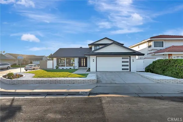 21211 Binghampton Circle, Huntington Beach, CA 92646