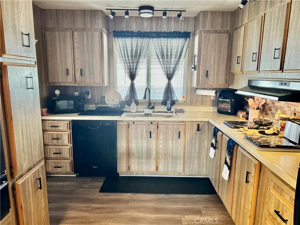 601 N Kirby, Hemet, CA 92545 - Image #1