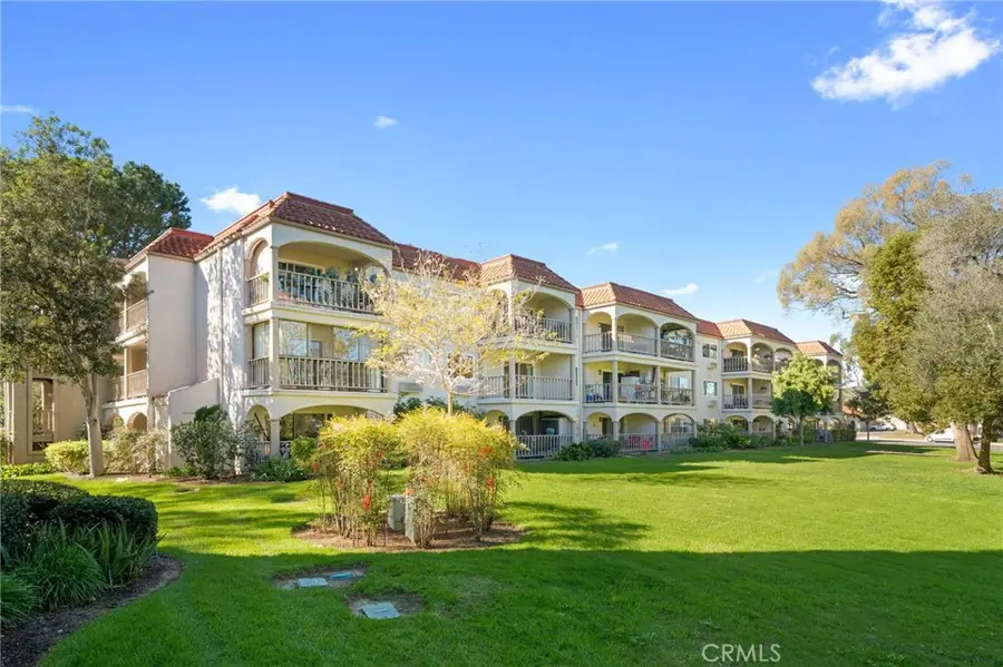 3498 Bahia Blanca W #2F, Laguna Woods, CA 92637 - #2