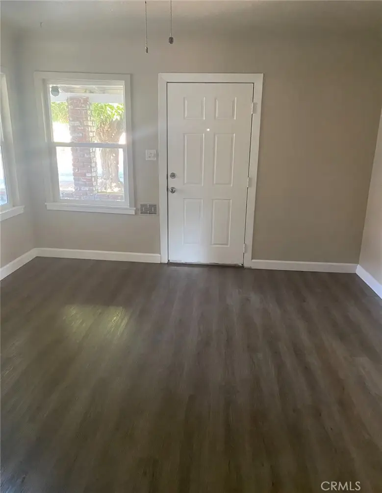 704 N Garden, Visalia, CA 93291 - Image #3