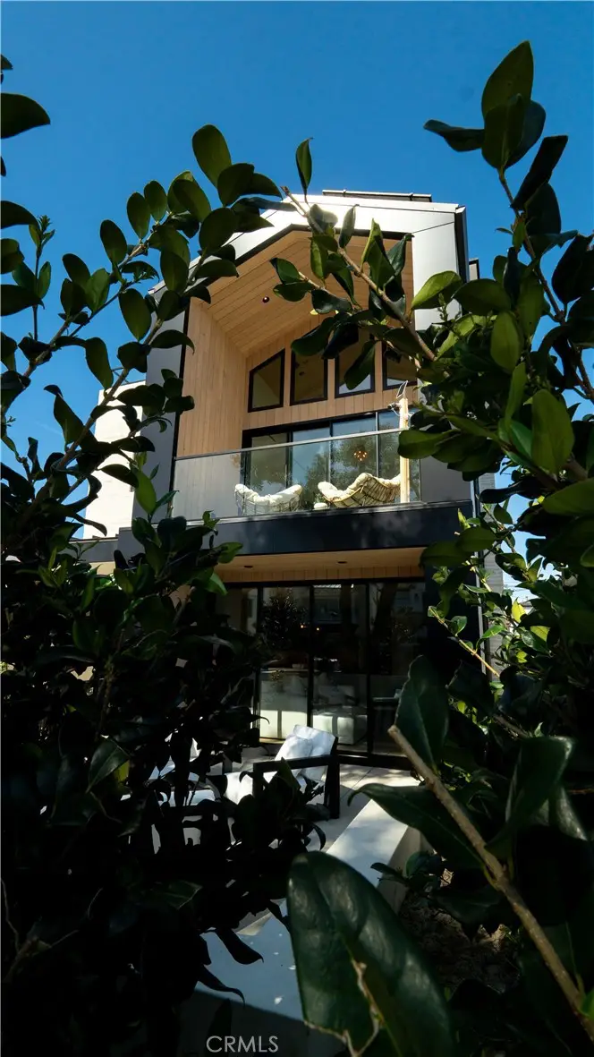 519 Narcissus Avenue, Corona Del Mar, CA 92625 - #3