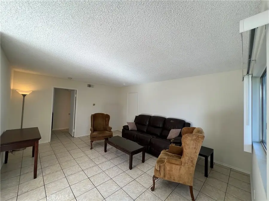 23224 Orange Avenue #5, Lake Forest, CA 92630 - Image #2