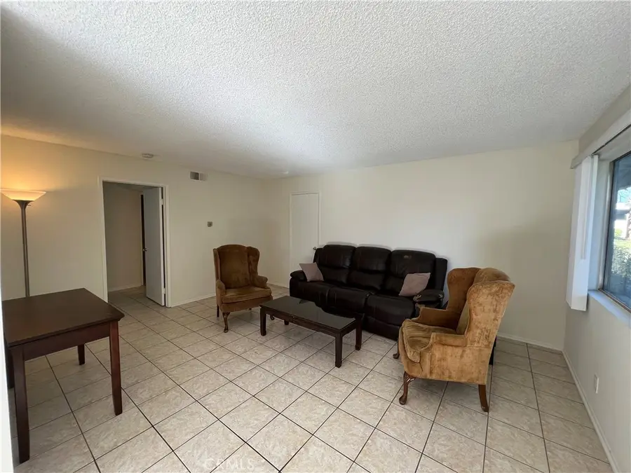 23224 Orange Avenue #5, Lake Forest, CA 92630 - Image #3
