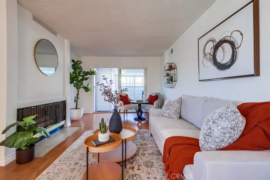 26832 Avenue Of The Oaks #D, Newhall, CA 91321 - Image #3