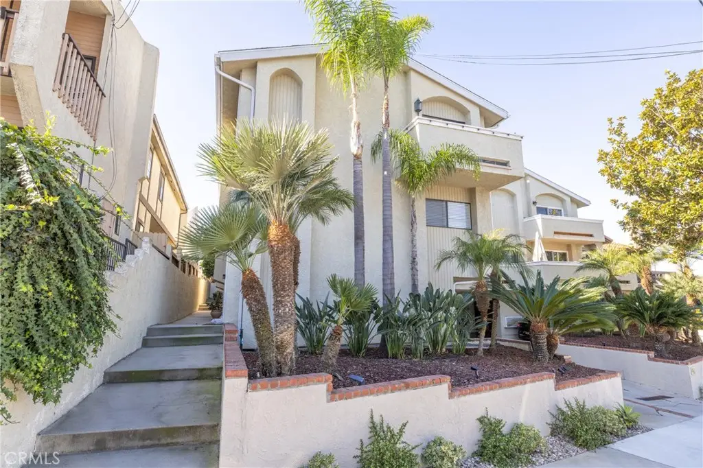 107 S Helberta Avenue #4, Redondo Beach, CA 90277 - Image #1