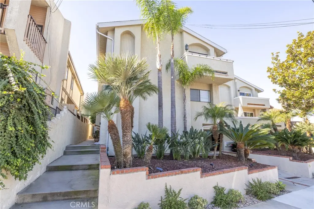 107 S Helberta Avenue #4, Redondo Beach, CA 90277 - Image #1