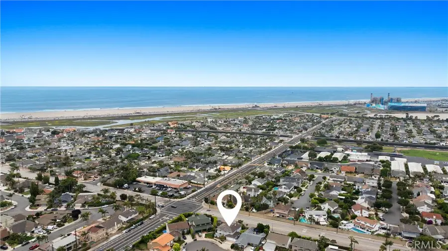 21941 Oceanview Lane, Huntington Beach, CA 92646 - Image #2