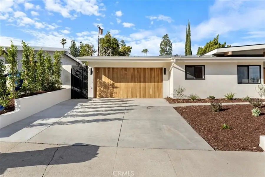 23755 Clarendon, Woodland Hills, CA 91367 - Image #3
