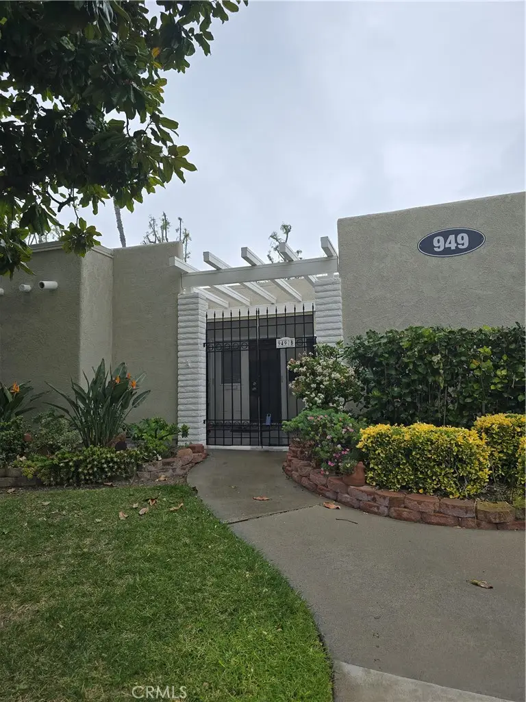 949 Calle Aragon Unit B, Laguna Woods, CA 92637 - Image #2