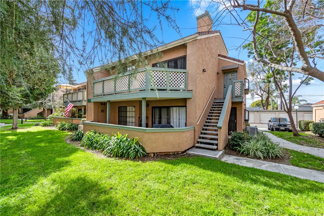 3573 W Greentree Cir #C, Anaheim, CA 92804 - Image #1