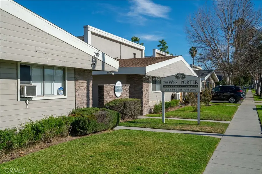 2109 2113 E Westport Drive, Anaheim, CA 92806 - Image #3