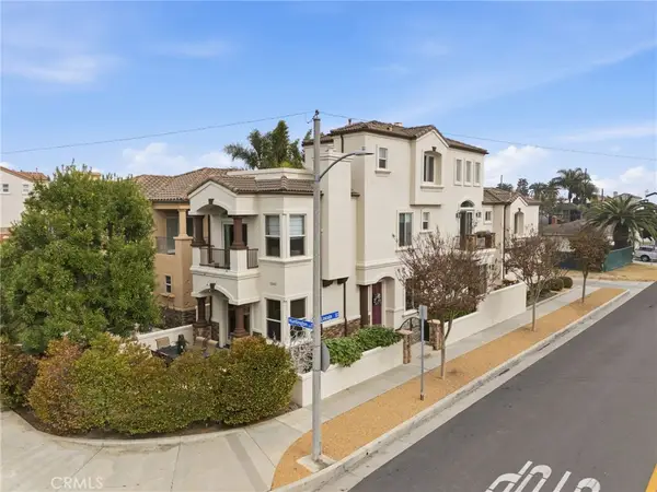 1202 Huntington Street, Huntington Beach, CA 92648