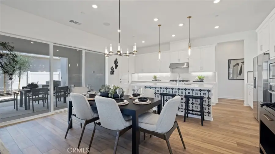 24519 Via La Sombrilla, Valencia, CA 91354 - Image #2