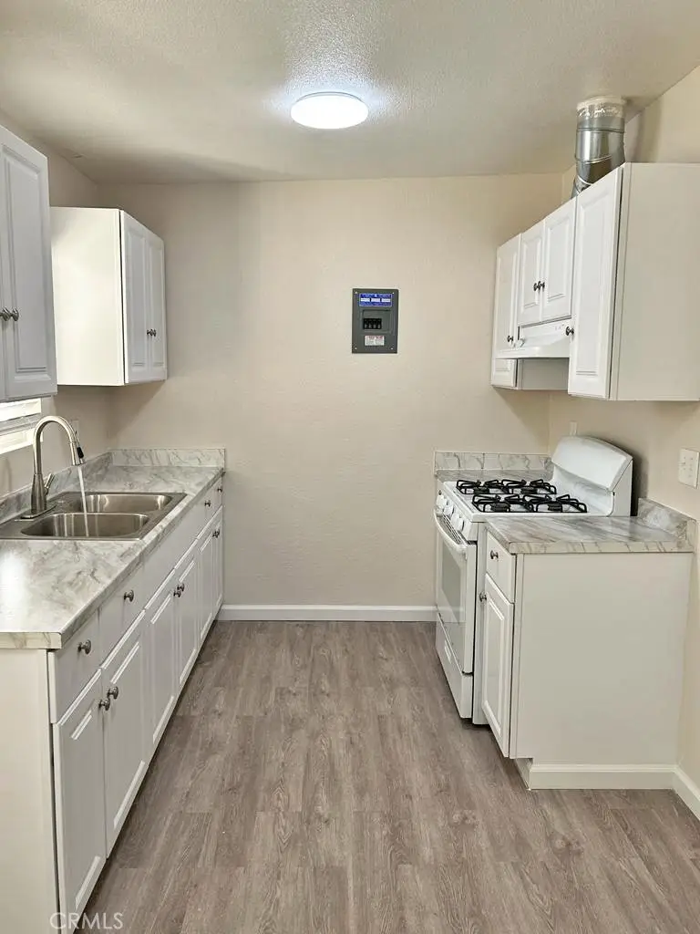 1227 W Brook, Santa Ana, CA 92703 - #3