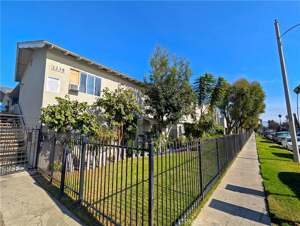 1239 Brook Street W, Santa Ana, CA 92703 - #1