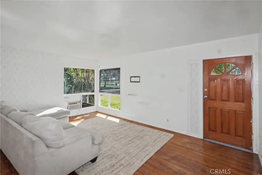 141 W 29th, Long Beach, CA 90806 - #3