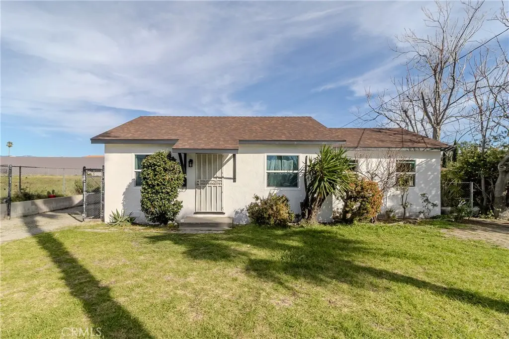 9023 Olive, Fontana, CA 92335 - #1