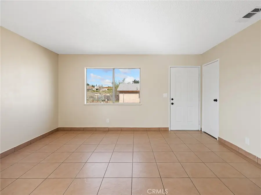 16615 Batson Place, Victorville, CA 92395 - #3