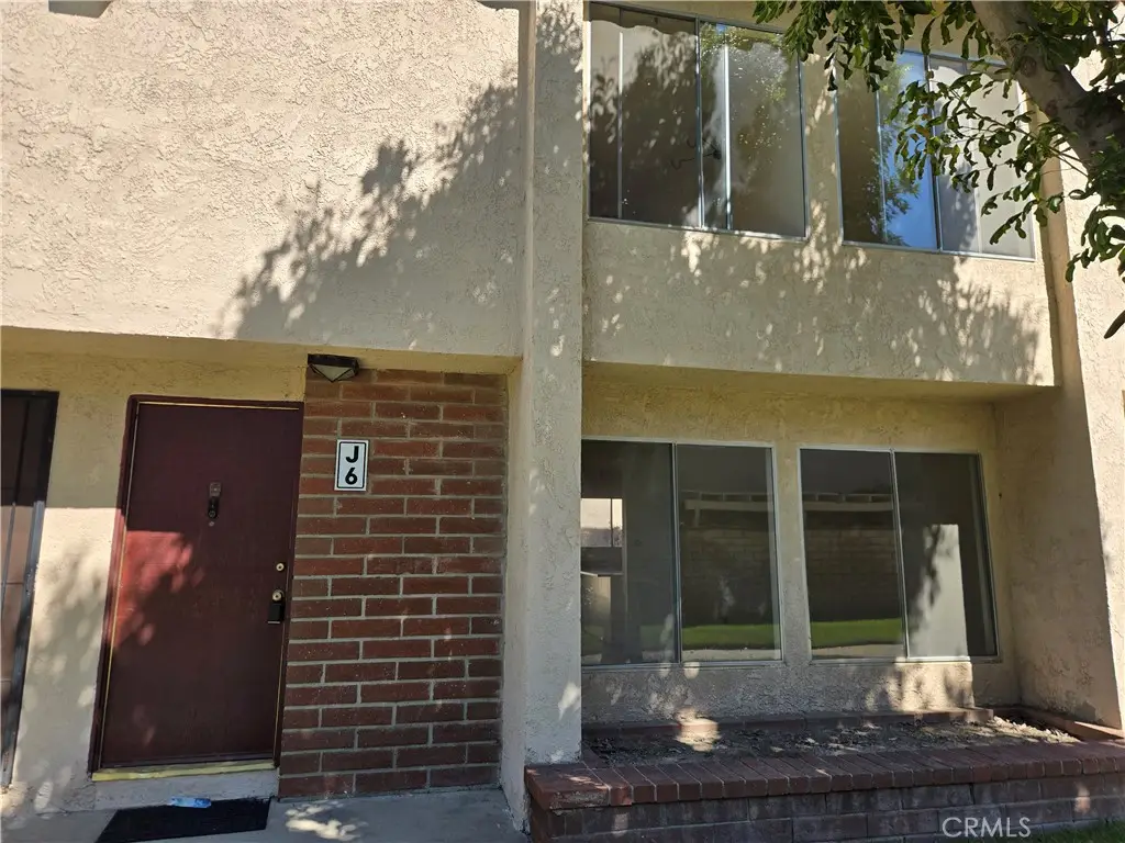 700 W La Veta #J6, Orange, CA 92868 - #1