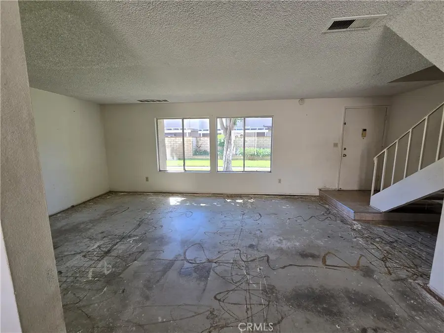 700 W La Veta #J6, Orange, CA 92868 - #3