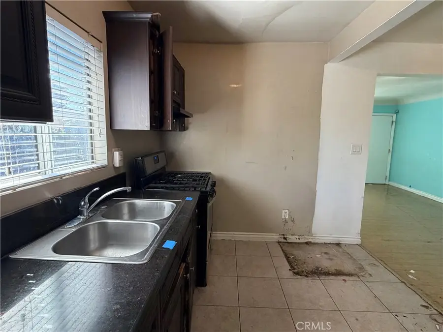 2303 W 75th Street, Los Angeles, CA 90043 - #3