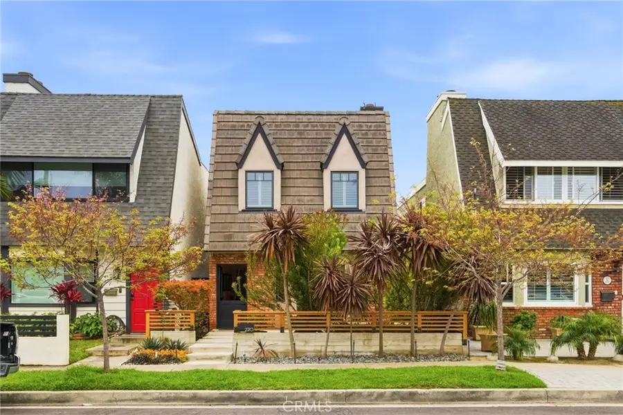 220 Detroit Avenue, Huntington Beach, CA 92648 - #2