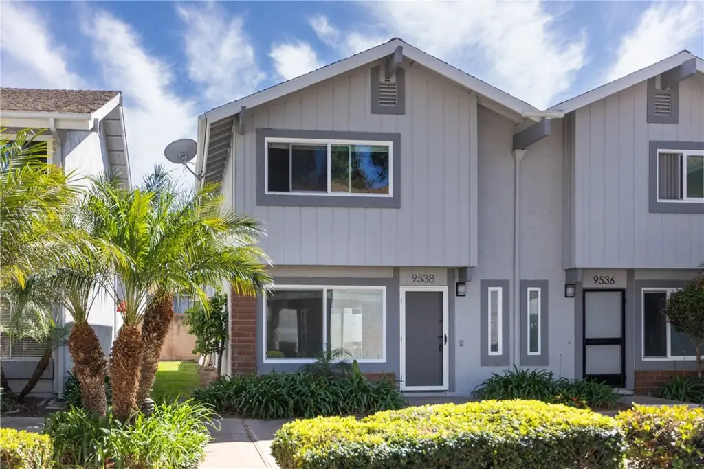 9538 Bickley Dr #2, Huntington Beach, CA 92646 - #1