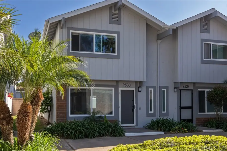 9538 Bickley Dr #2, Huntington Beach, CA 92646 - #3