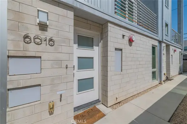 6016 W Beachwood Ln, Los Angeles, CA 90038