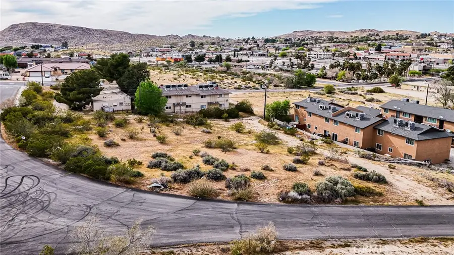 15750 Olalee Road, Apple Valley, CA 92307 - #2