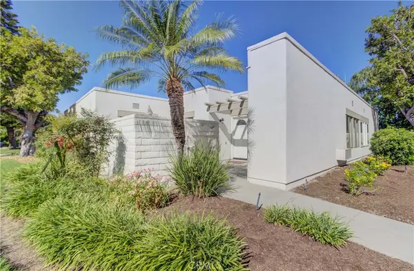 2015 Via Mariposa West #B, Laguna Woods, CA 92637