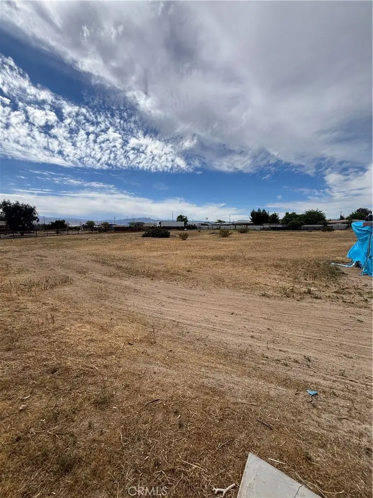 17047 Eucalyptus, Hesperia, CA 92345 - #3