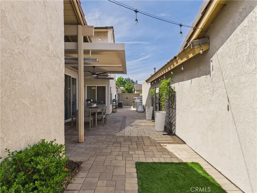 27 Tangerine, Irvine, CA 92618 - #3