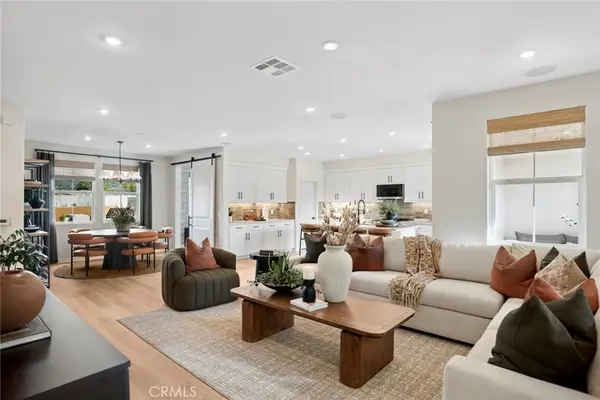 727 E. Route 66, Glendora, CA 91740