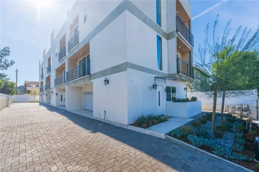 712 N Chestnut Avenue, Los Angeles, CA 90042 - #2