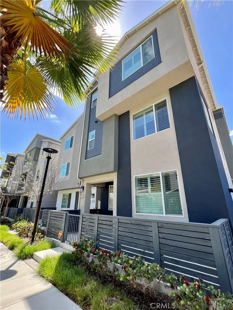 925 E 3rd, Santa Ana, CA 92701 - #2