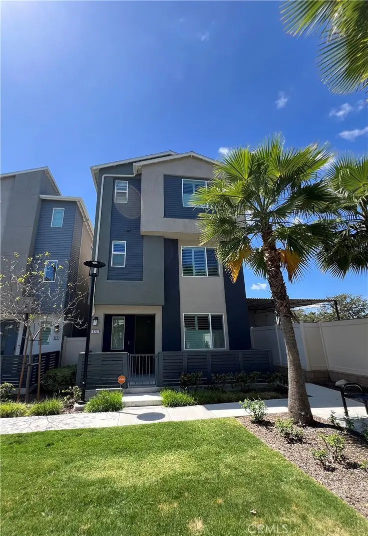 925 E 3rd, Santa Ana, CA 92701 - #3