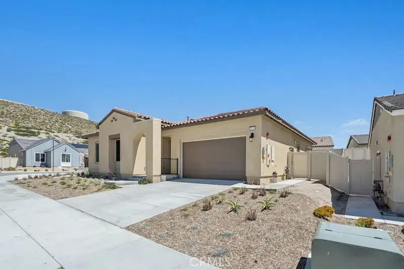 28920 Vertex Way, Santa Clarita, CA 91350 - #2