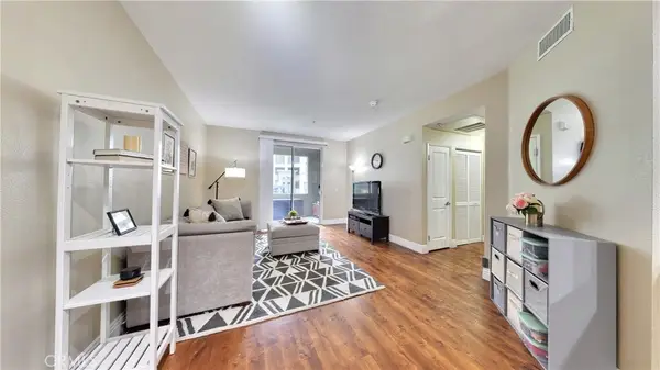 2108 Scholarship, Irvine, CA 92612