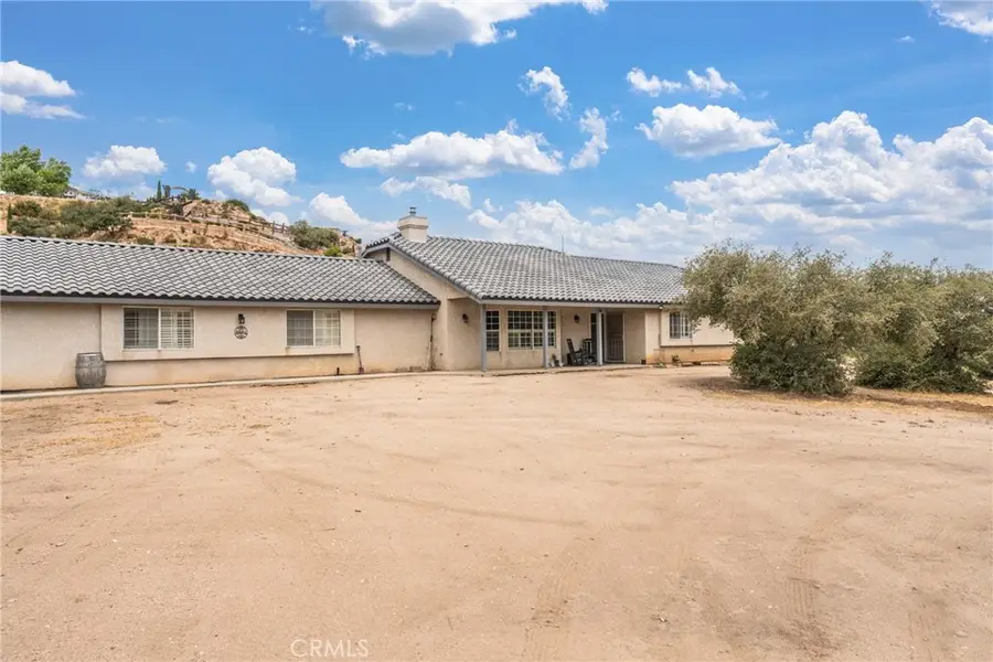6861 Oak Hill Road, Oak Hills, CA 92344 - #2