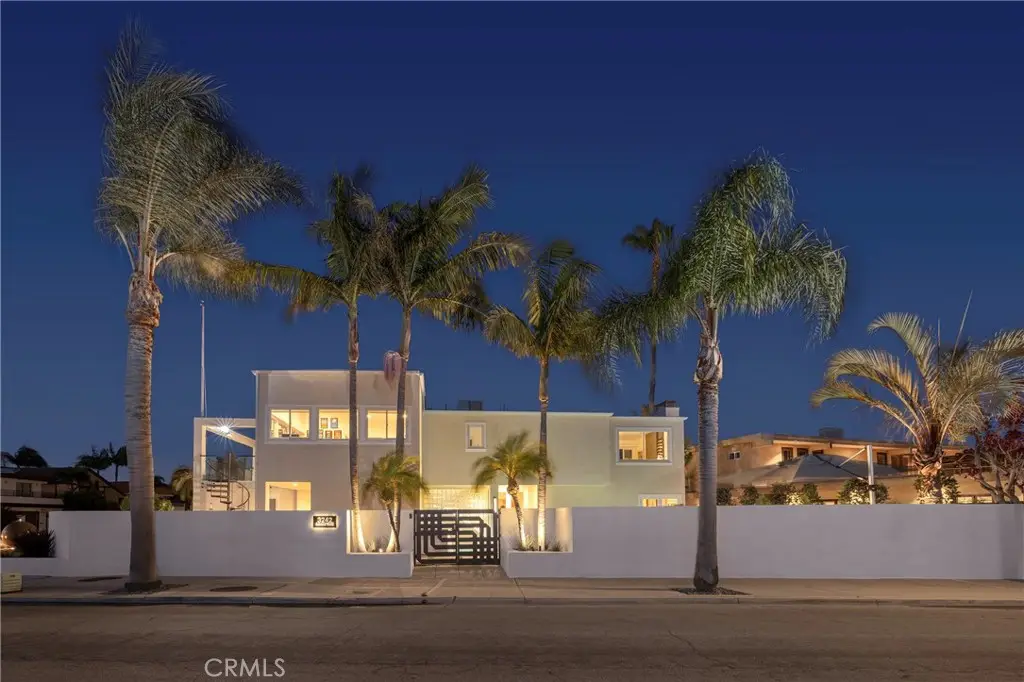 3242 Falkland, Huntington Beach, CA 92649 - #1