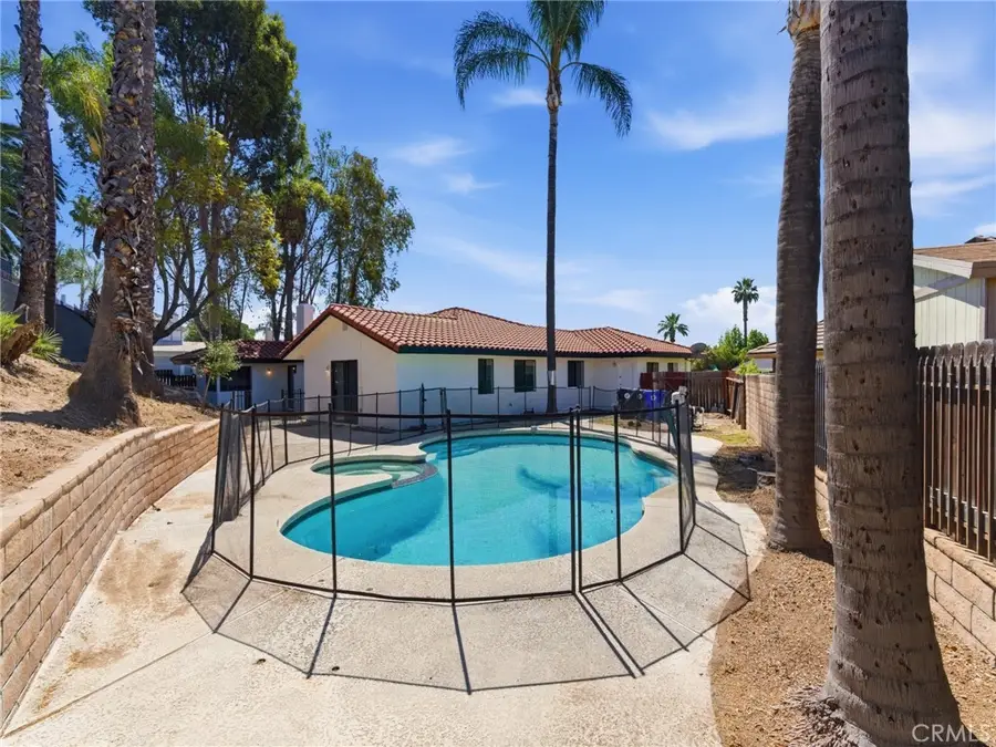 28813 Crimson Court, Highland, CA 92346 - #2