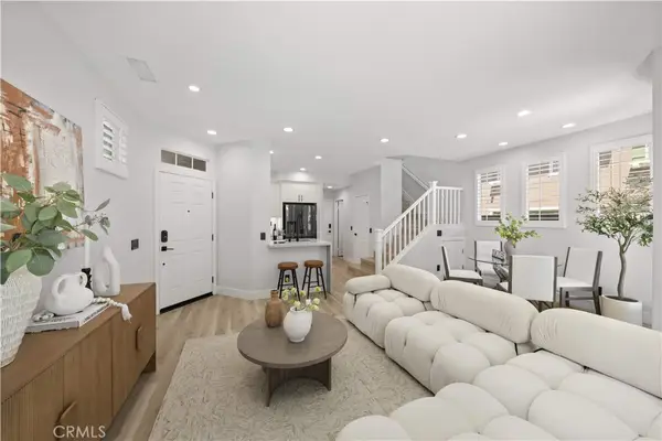 328 Flyers, Tustin, CA 92782