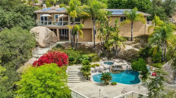 28521 Gladstone Court, Escondido, CA 92026