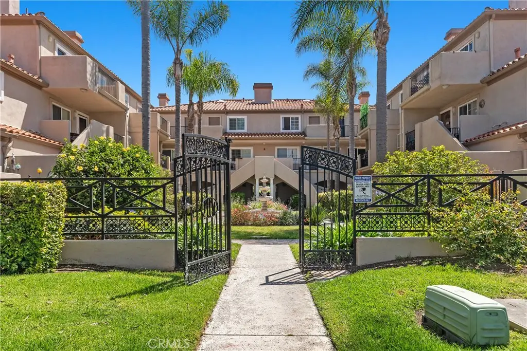 606 Lake #22 Street, Huntington Beach, CA 92648 - #1