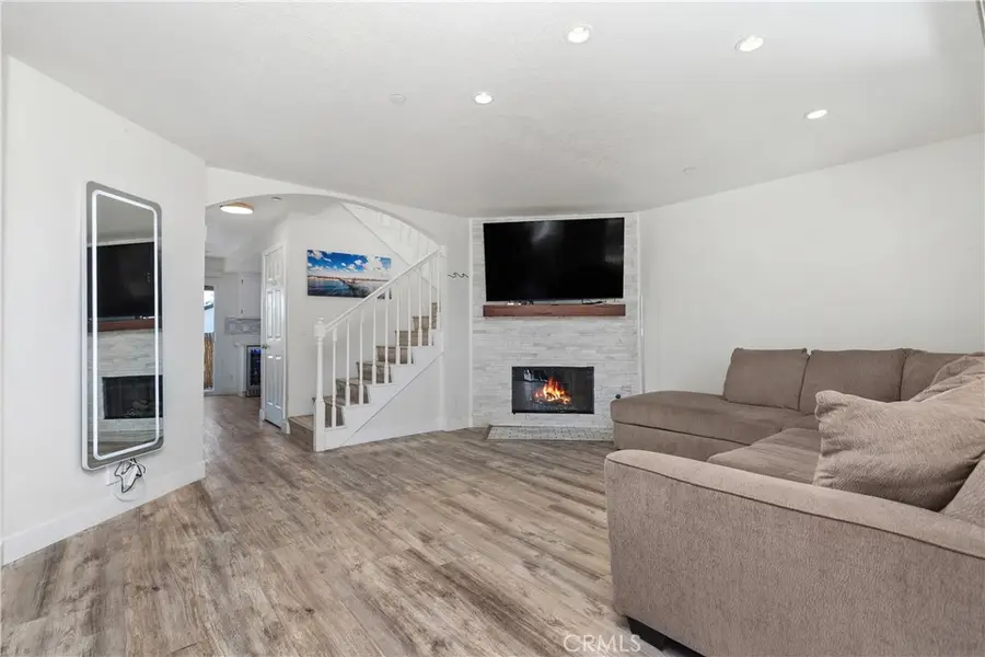 606 Lake #22 Street, Huntington Beach, CA 92648 - #2