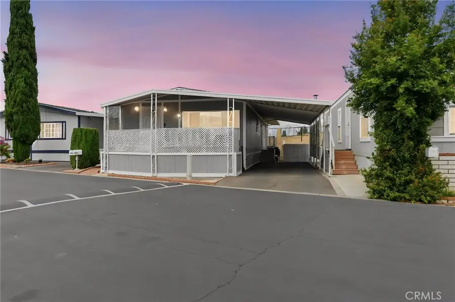 519 Willow, Santa Ana, CA 92703 - #2
