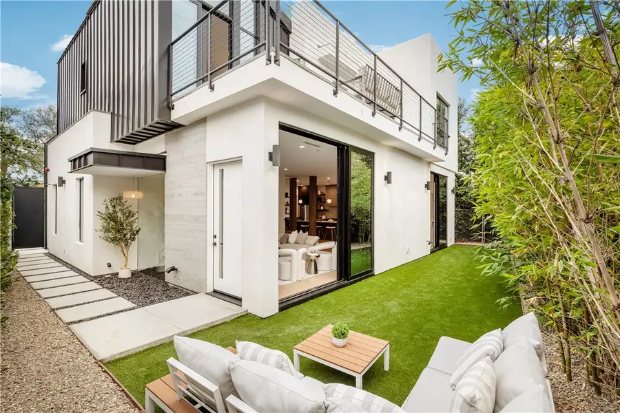 8904 Hubbard St, Culver City, CA 90232 - #2